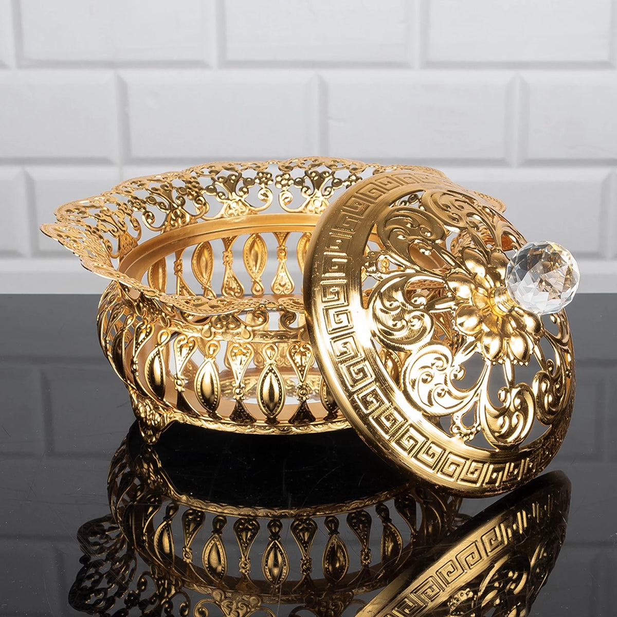 Sugar Serving Bowl with Lid and Crystal Top, Stainless Metal Candy Dish, Footed Gold Candy Jars, 8.7 in Y751782