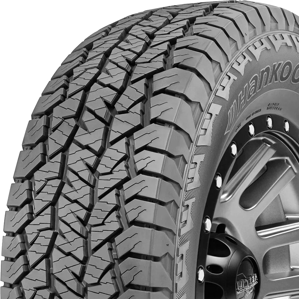 255/70R18 113T Tire D936603